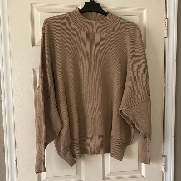 Ribbed Oversized Sweater - Picture 2 of 8